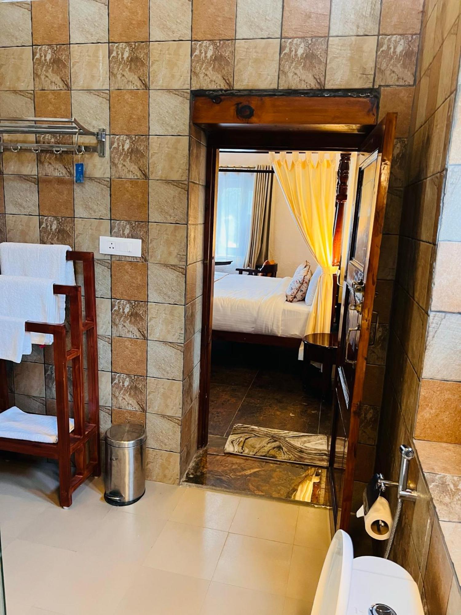 Hotel Dandelion By The Hills à Lakhwār Extérieur photo