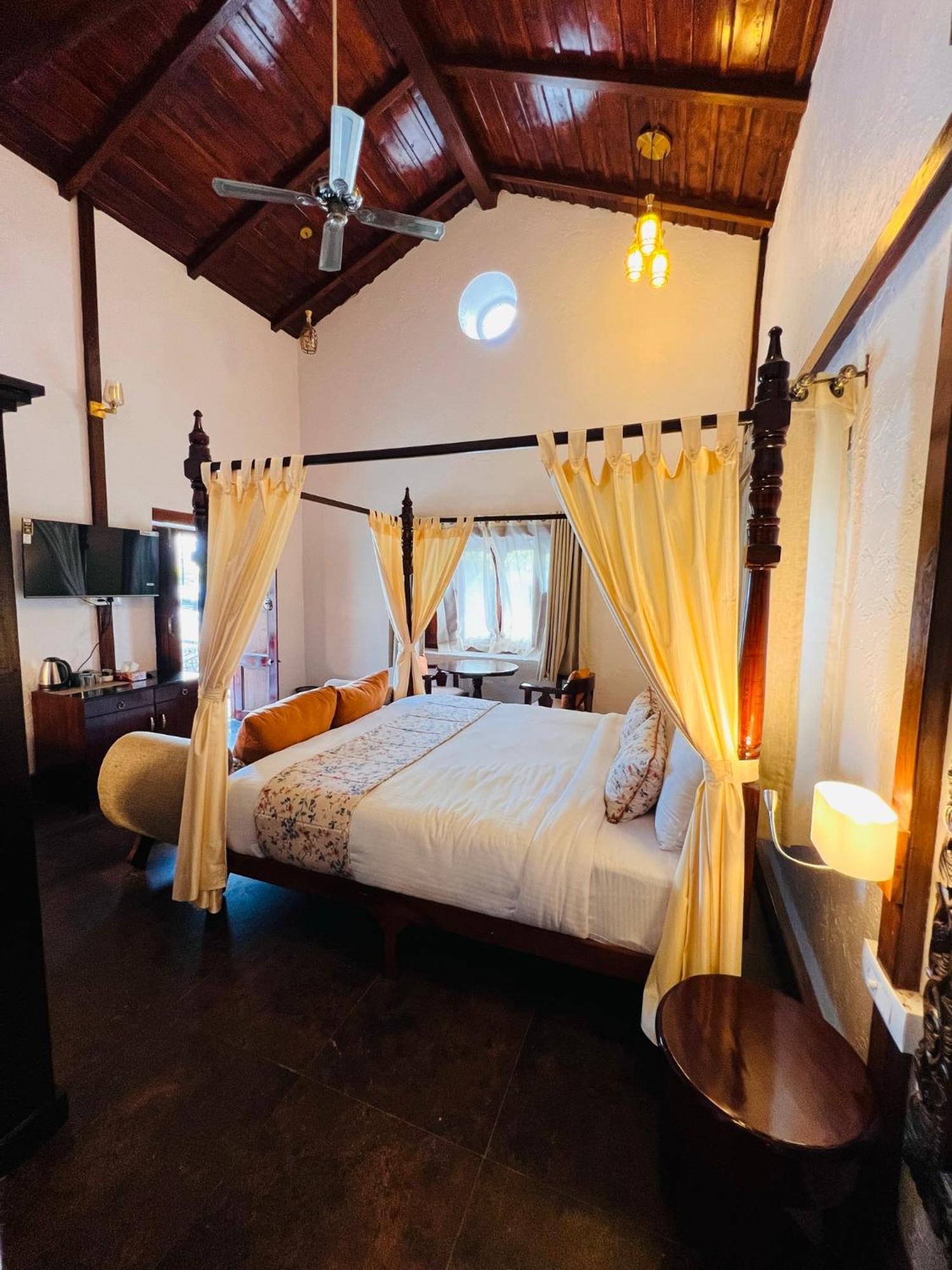 Hotel Dandelion By The Hills à Lakhwār Extérieur photo