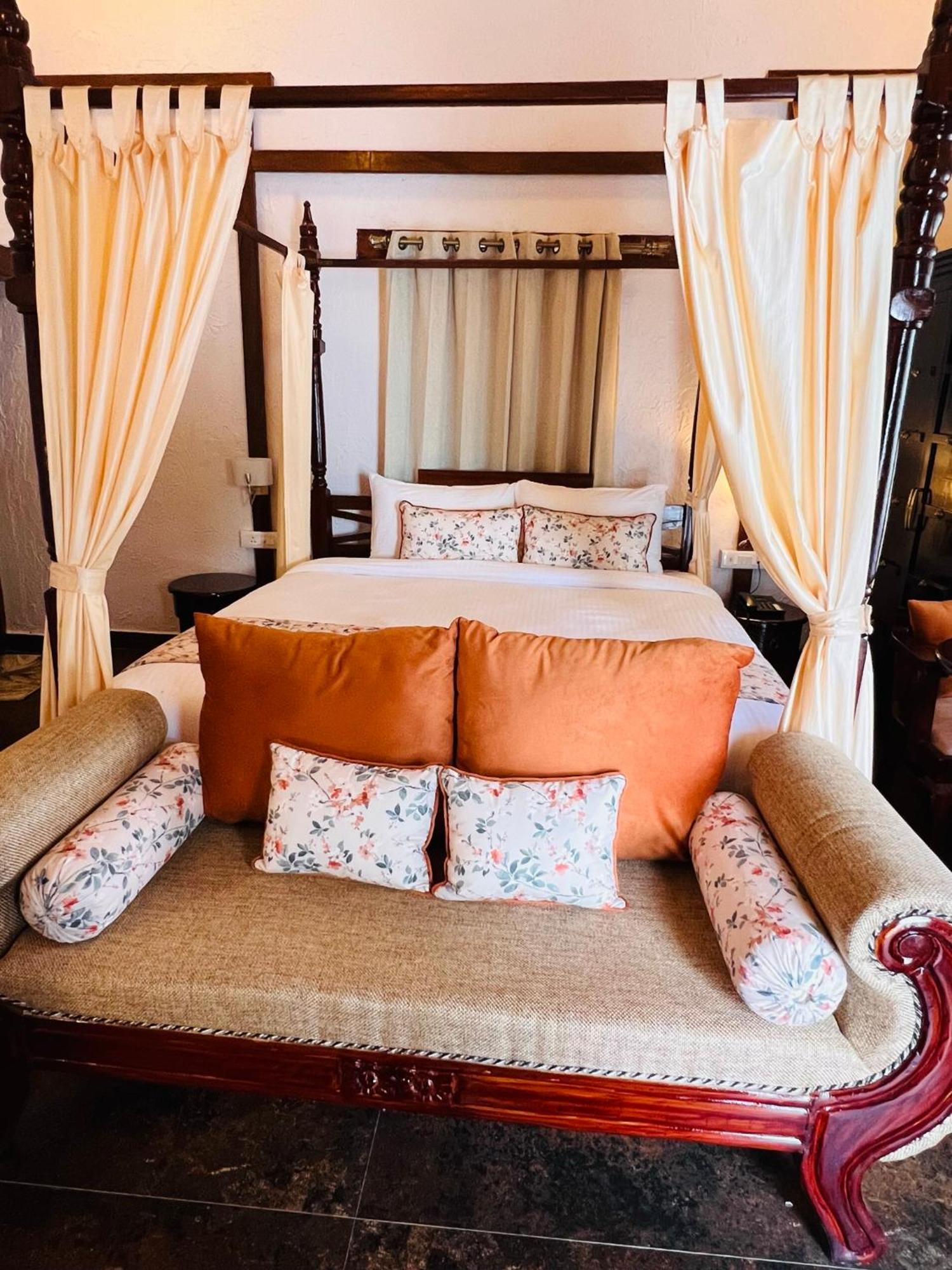 Hotel Dandelion By The Hills à Lakhwār Extérieur photo